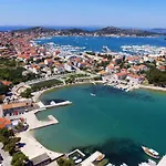 Charly * Betina (Sibenik-Knin)