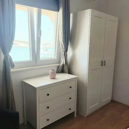 Charly Apartment Betina (Sibenik-Knin)