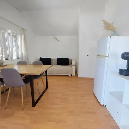 Charly * Betina (Sibenik-Knin)