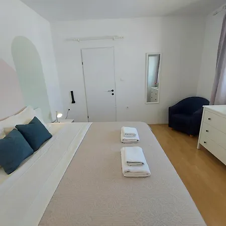 Charly * Betina (Sibenik-Knin)