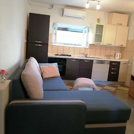 Charly Apartment Betina (Sibenik-Knin)