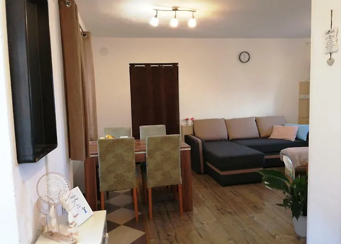 Charly * Betina (Sibenik-Knin)